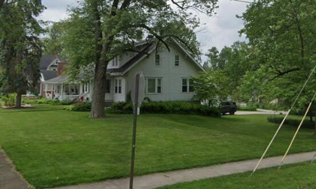 Photo of 415 Elmhurst Street, Valparaiso, IN 46385 (MLS # 836910)