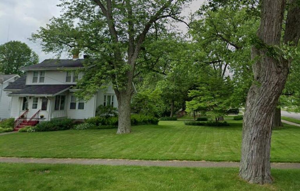 Photo of 415 Elmhurst Street, Valparaiso, IN 46385 (MLS # 836910)