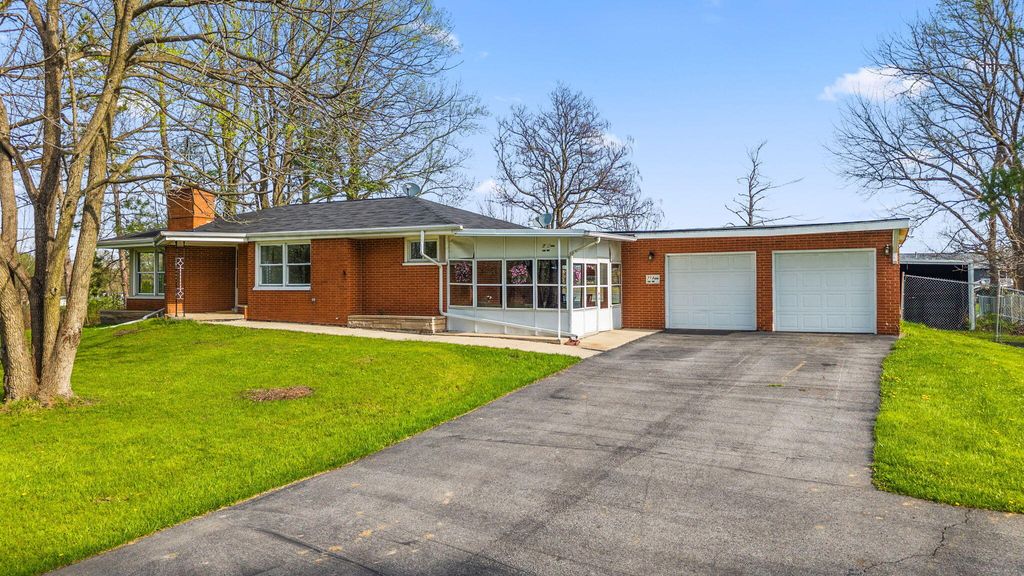 Photo of 713 W State Road 130, Hobart, IN 46342 (MLS # 838501)