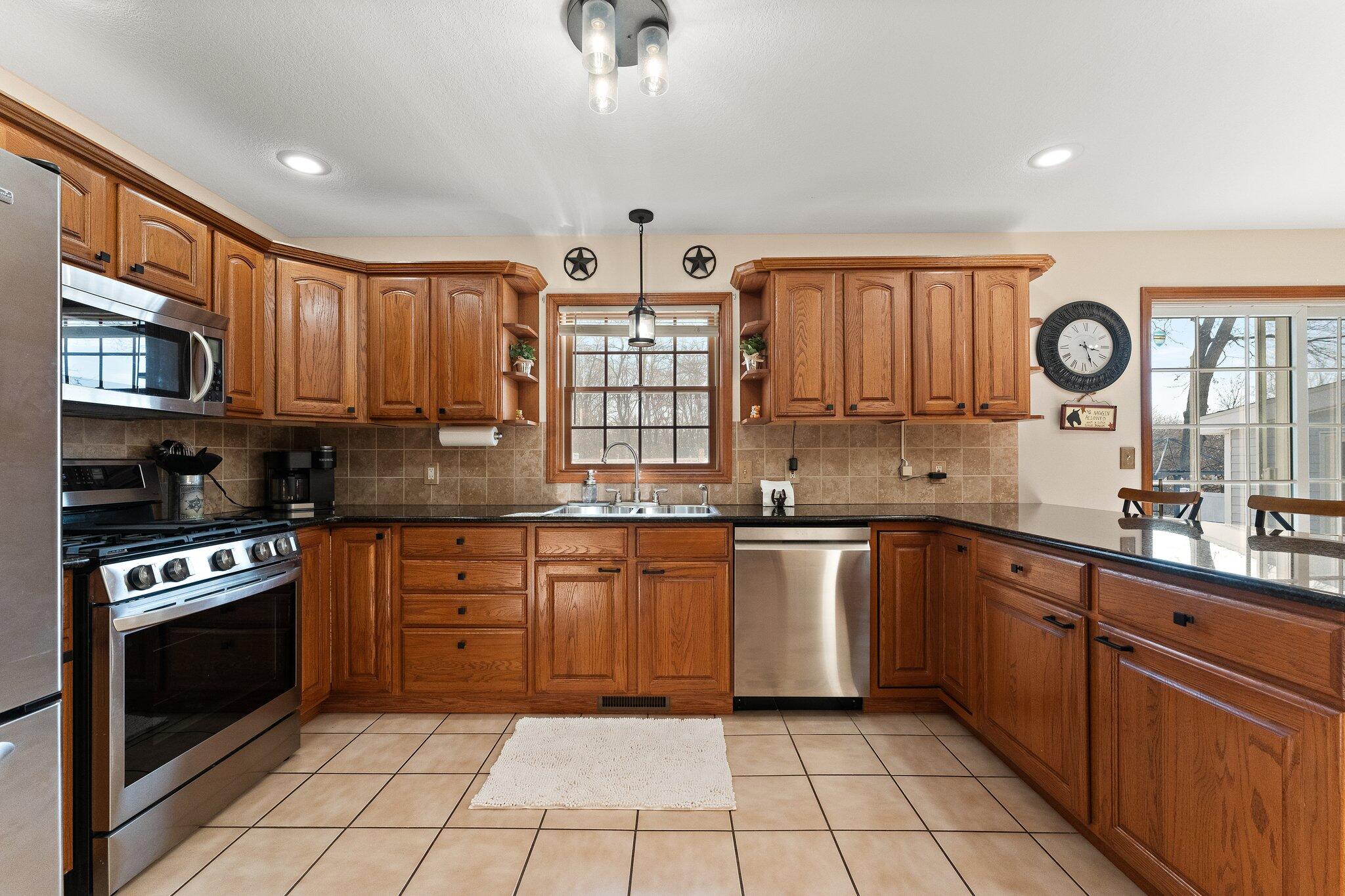 Demotte, Indiana 46310, United States, 3 Bedrooms Bedrooms, ,4 BathroomsBathrooms,Residential,Active,81885