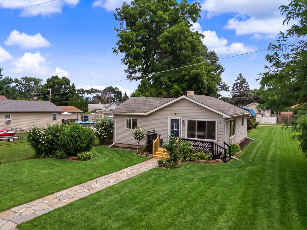 Photo of 921 Fleming Street, Hobart, IN 46342 (MLS # 842918)