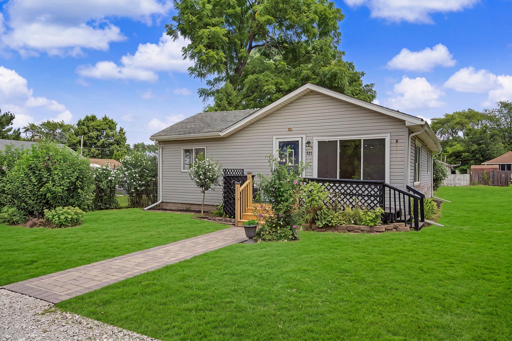 Photo of 921 Fleming Street, Hobart, IN 46342 (MLS # 842918)
