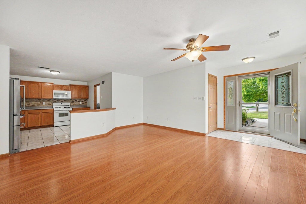 Photo of 1150 W 86th Place, Merrillville, IN 46410 (MLS # 845143)