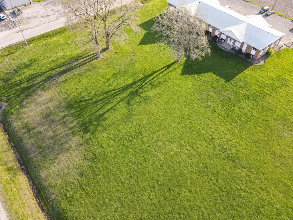 Photo of 405 N 7th Street, Kentland, IN 47951 (MLS # 837528)