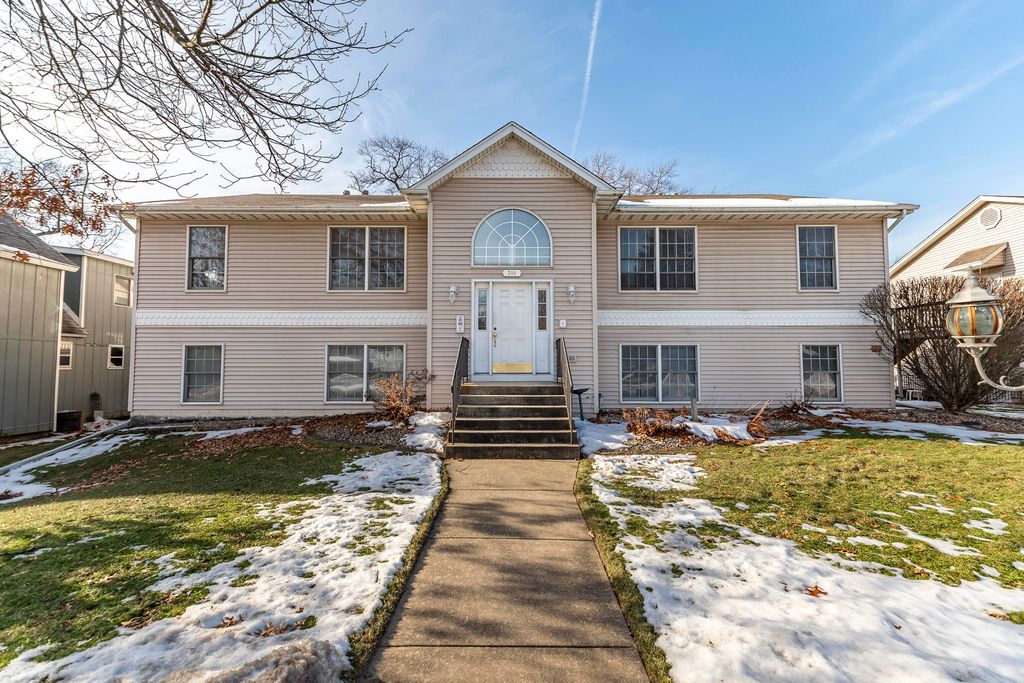 Photo of 308 S Broad Street #12, Griffith, IN 46319 (MLS # 837695)