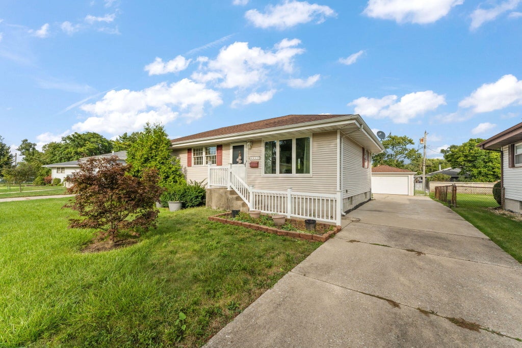 Photo of 8013 Columbia Avenue, Munster, IN 46321 (MLS # 846084)