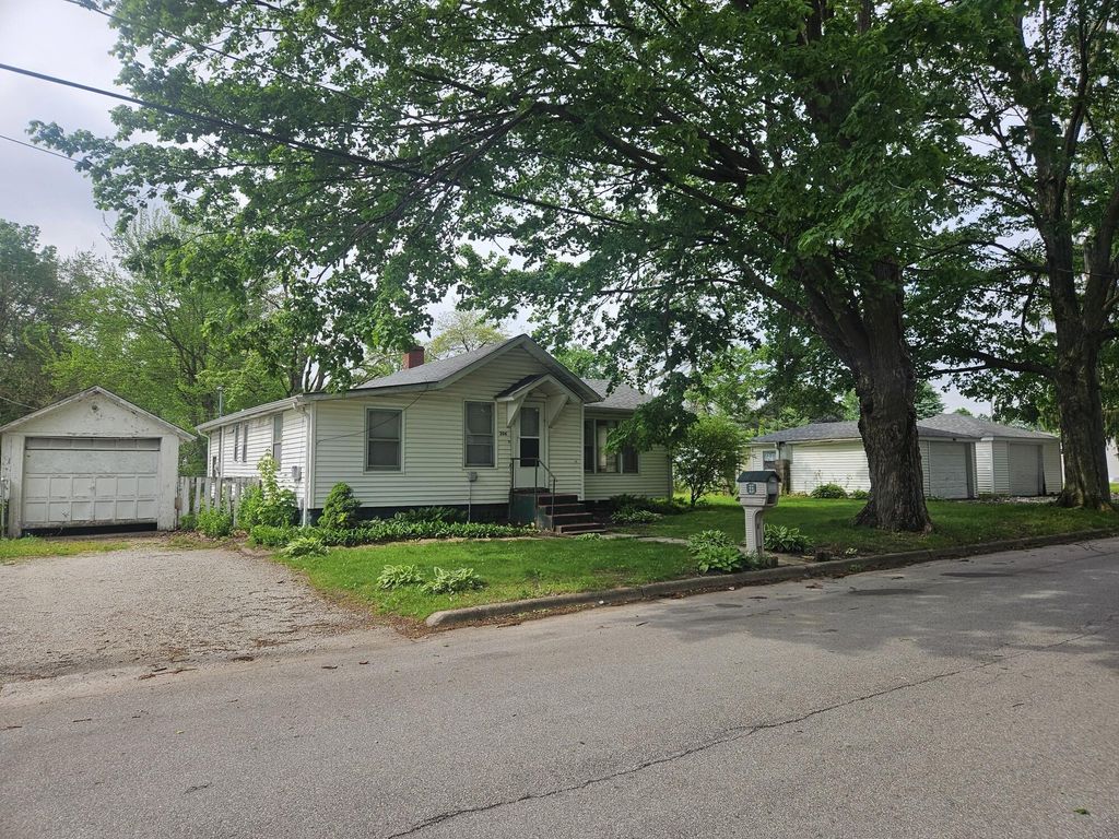 Photo of 206 E 16th Street, La Porte, IN 46350 (MLS # 839157)