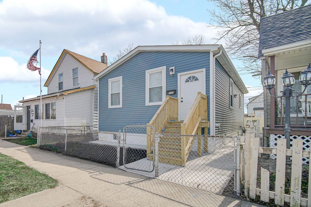 Photo of 724 Willow Court, Hammond, IN 46320 (MLS # 836108)