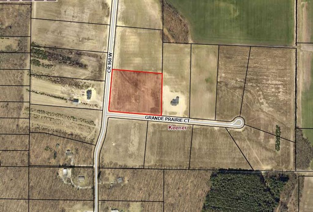 Photo of 950 W Grand Prairie Court W, DeMotte, IN 46310 (MLS # 831935)