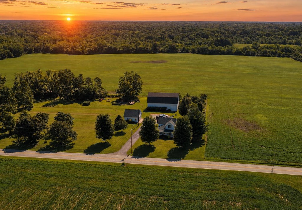 Photo of 12715 Randolph Street, Crown Point, IN 46307 (MLS # 842026)