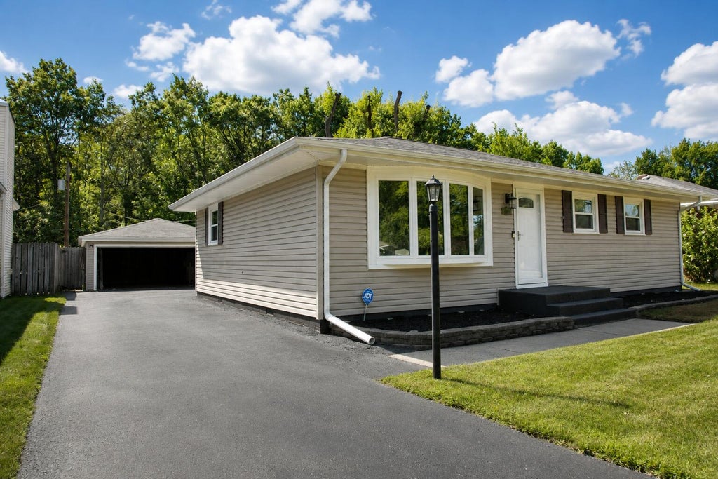 Photo of 4764 Ralston Place, Griffith, IN 46319 (MLS # 843174)
