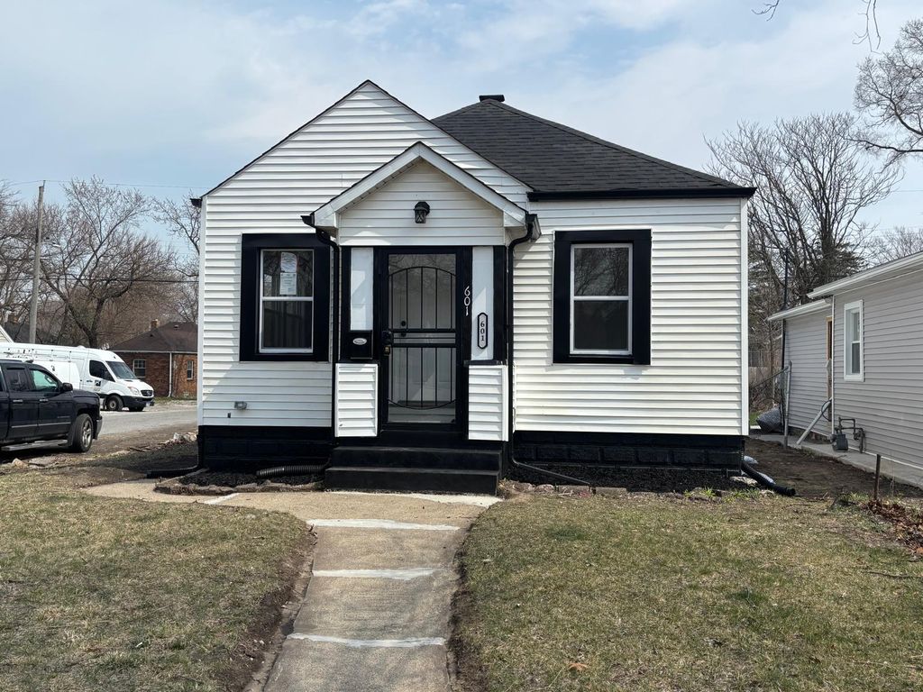 Photo of 601 Burr Street, Gary, IN 46406 (MLS # 836516)