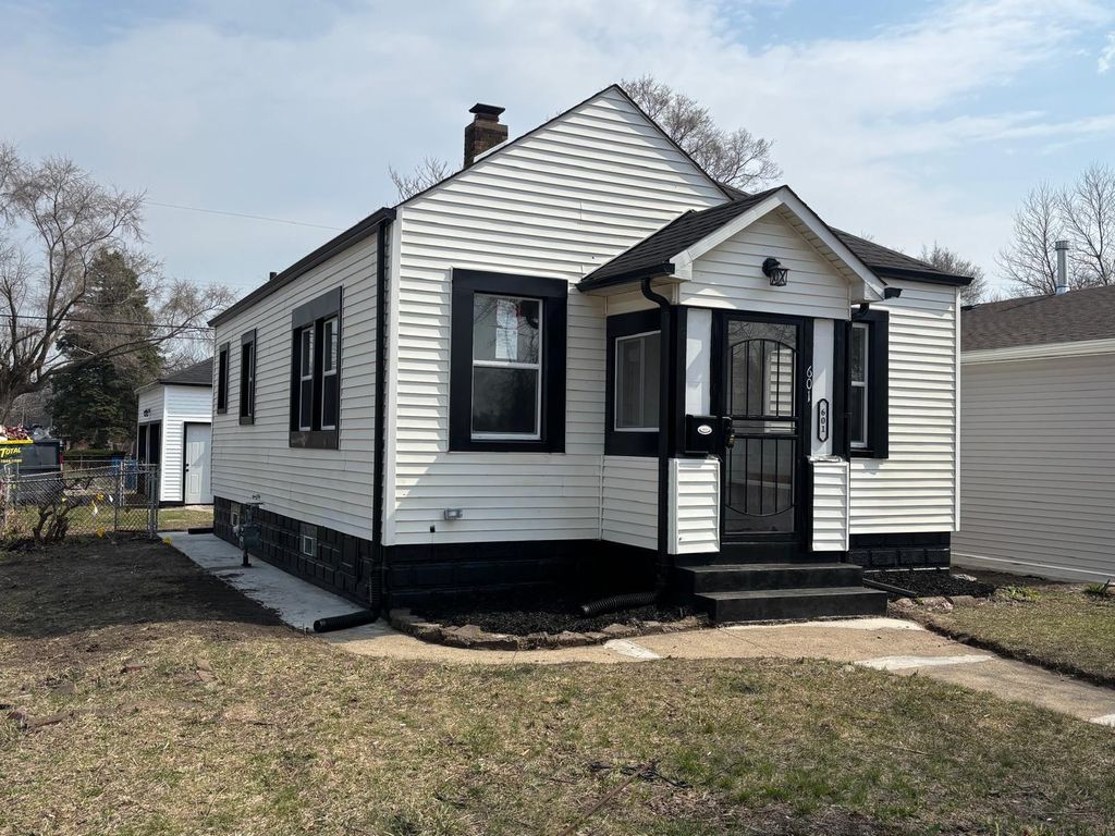 Photo of 601 Burr Street, Gary, IN 46406 (MLS # 836516)