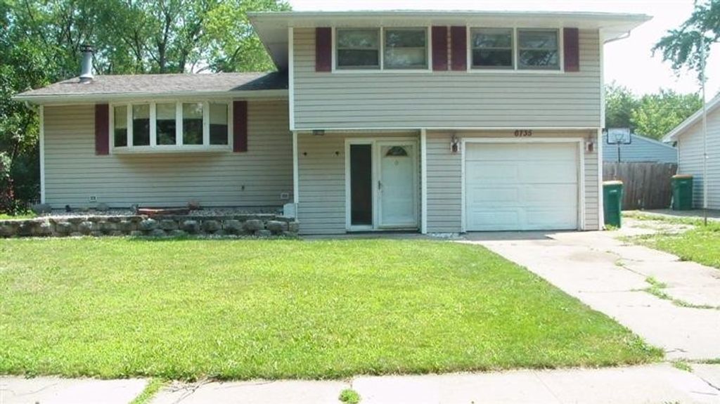 Photo of 6735 Van Buren Place, Merrillville, IN 46410 (MLS # 832006)