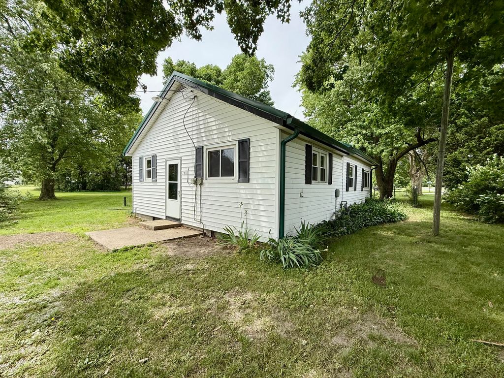 Photo of 3703 S Main Street, Star City, IN 46985 (MLS # 839806)