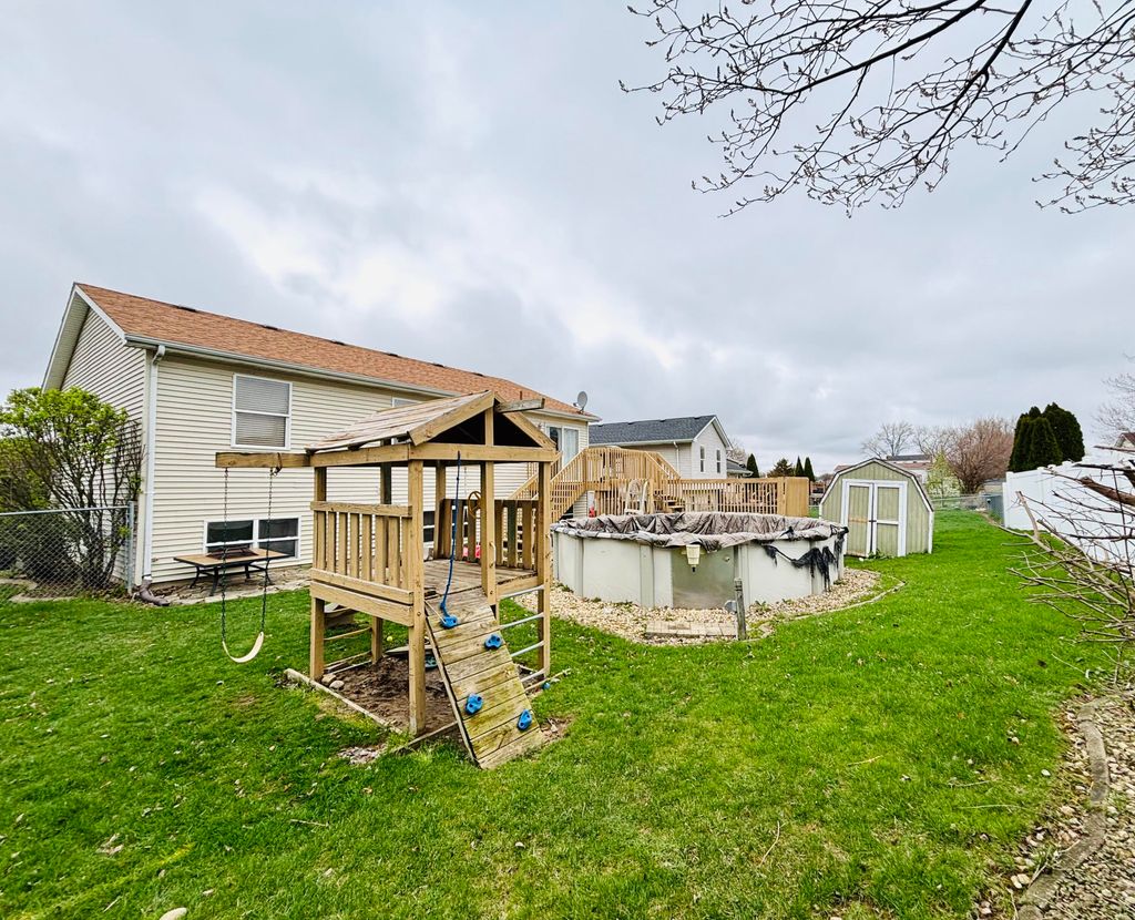 Photo of 12375 Tippecanoe Place, Crown Point, IN 46307 (MLS # 836924)