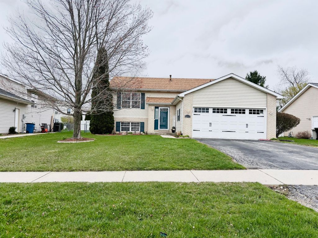 Photo of 12375 Tippecanoe Place, Crown Point, IN 46307 (MLS # 836924)