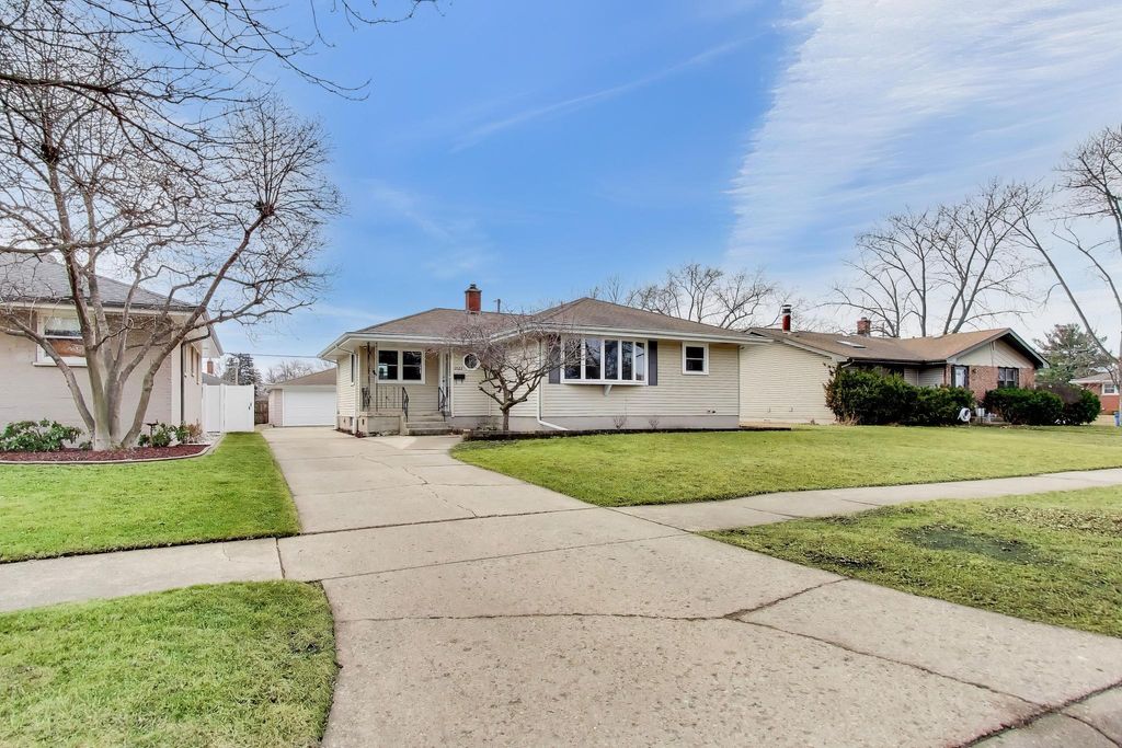 Photo of 2022 38th Street, Highland, IN 46322 (MLS # 834464)