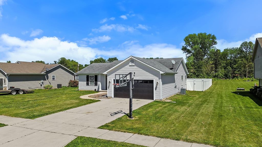 Photo of 303 Ironwood Street NW, DeMotte, IN 46310 (MLS # 839047)