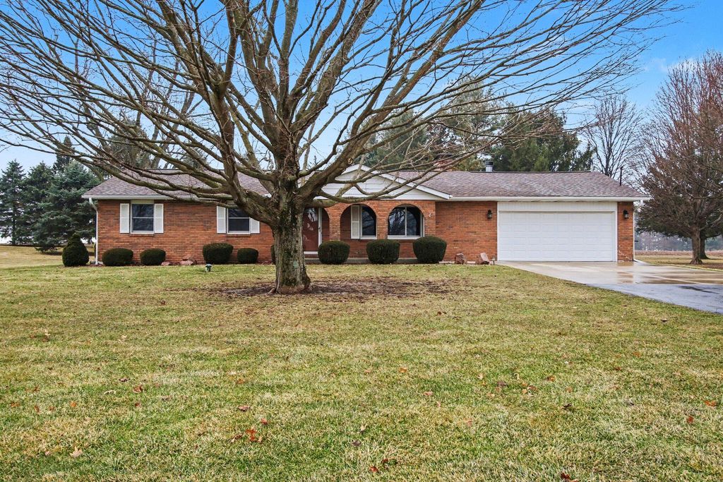 Photo of 124 Smoke Road, Valparaiso, IN 46385 (MLS # 835005)