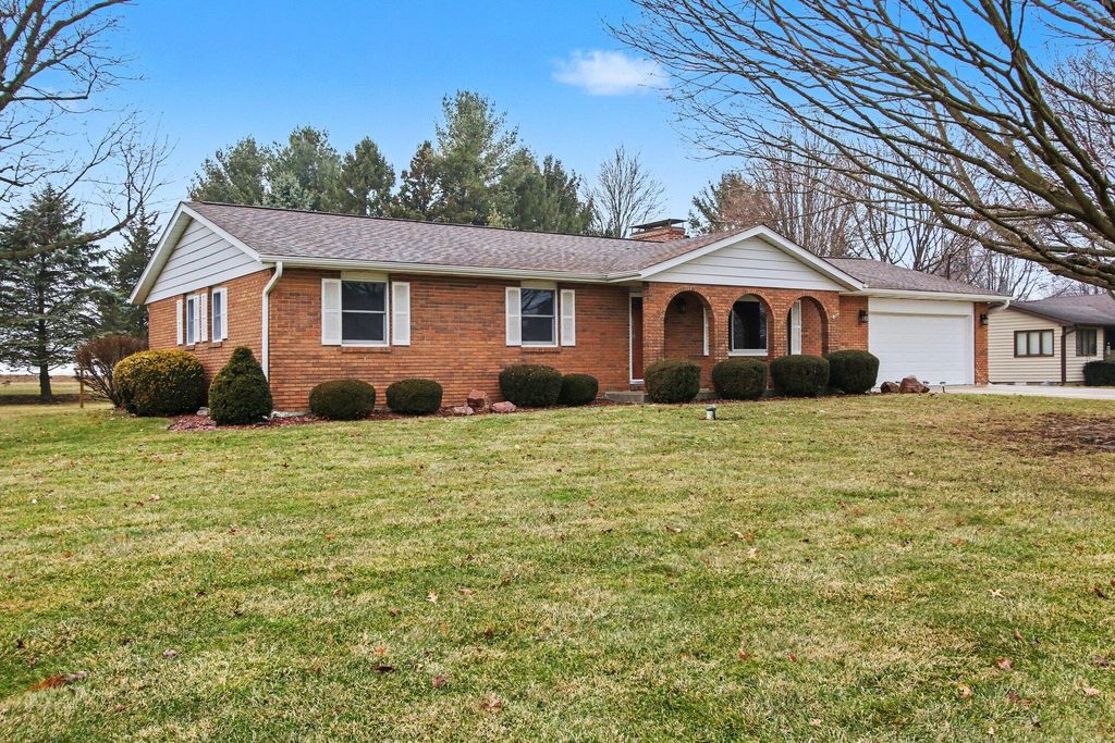 Photo of 124 Smoke Road, Valparaiso, IN 46385 (MLS # 835005)