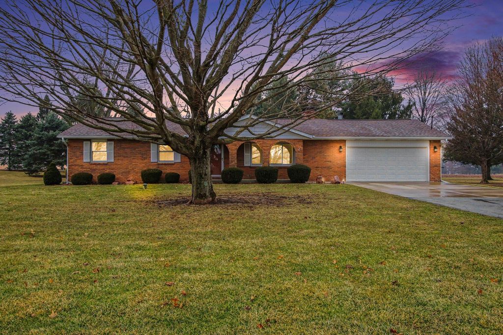 Photo of 124 Smoke Road, Valparaiso, IN 46385 (MLS # 835005)