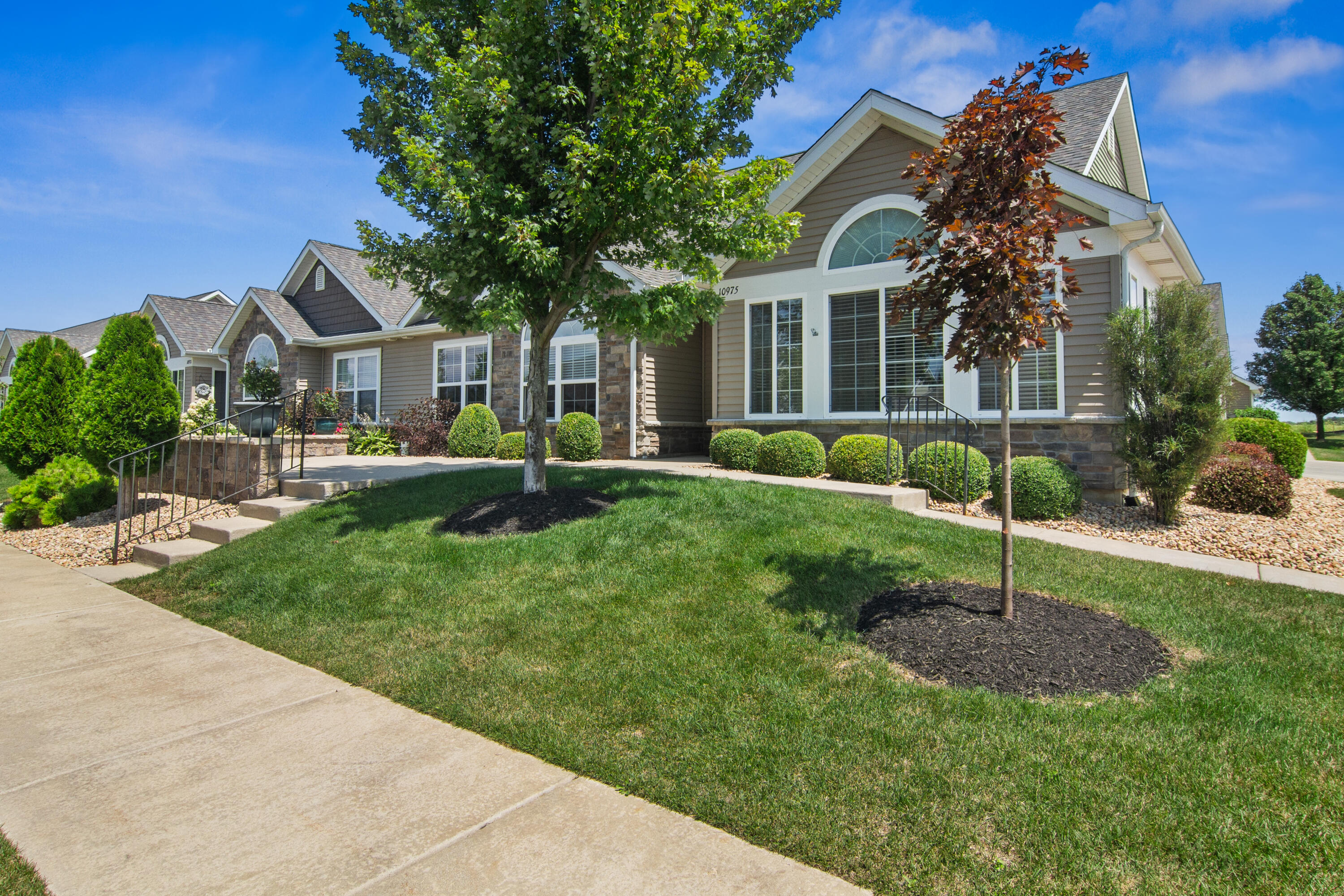 View Crown Point, IN 46307 townhome