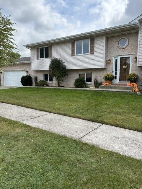 Photo of 1509 Mockingbird Drive, Schererville, IN 46307 (MLS # 845707)