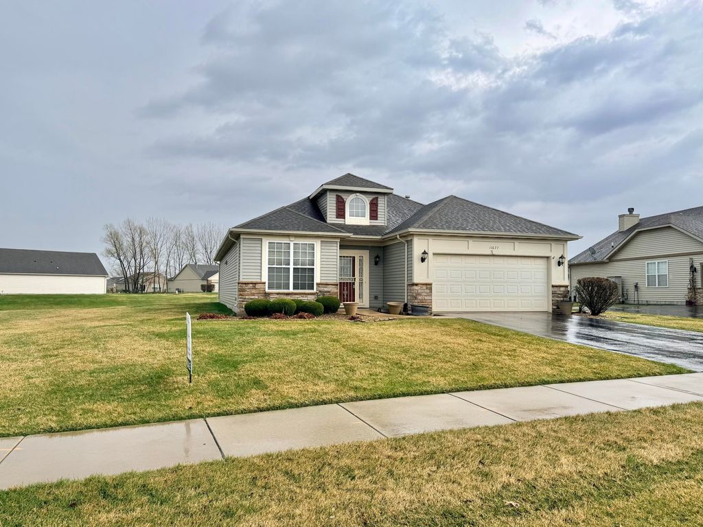 Photo of 11677 Maryland Street, Crown Point, IN 46307 (MLS # 836472)