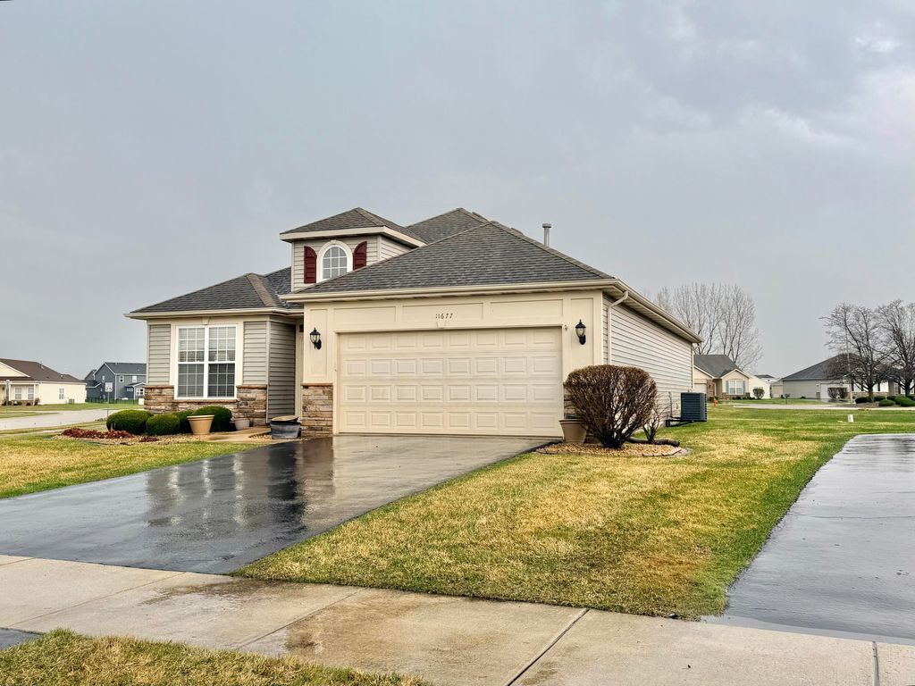 Photo of 11677 Maryland Street, Crown Point, IN 46307 (MLS # 836472)