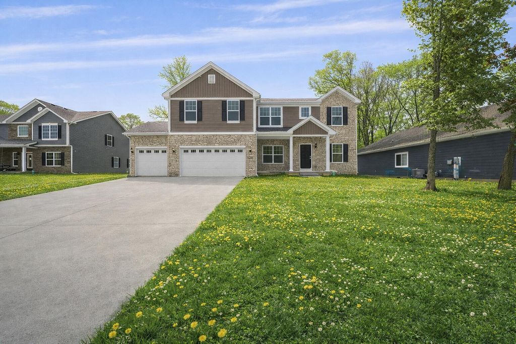 Photo of 22 Levanno Drive, Crown Point, IN 46307 (MLS # 836376)