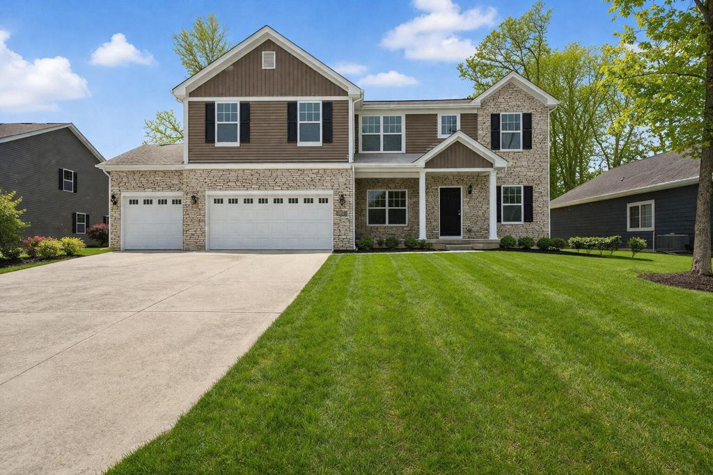 Photo of 22 Levanno Drive, Crown Point, IN 46307 (MLS # 836376)