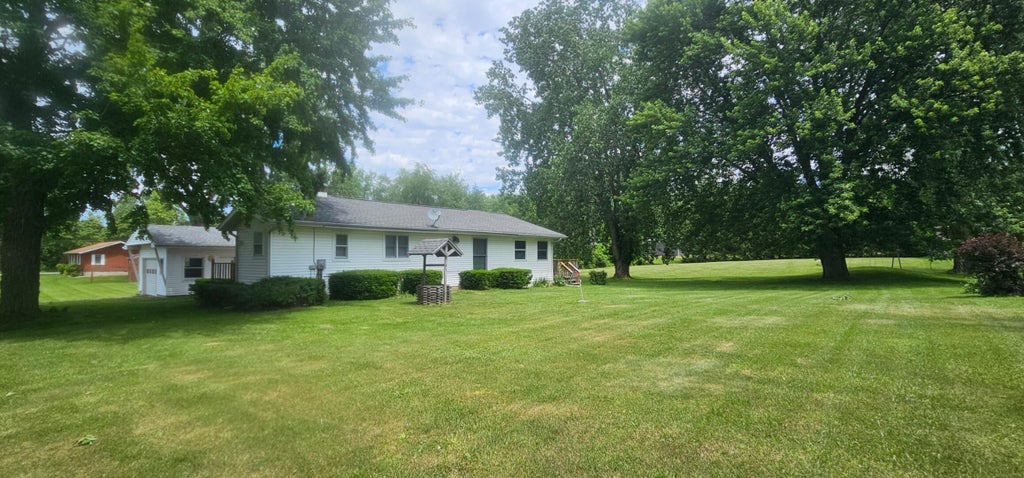 Photo of 9921 N 375 W, Michigan City, IN 46360 (MLS # 840800)