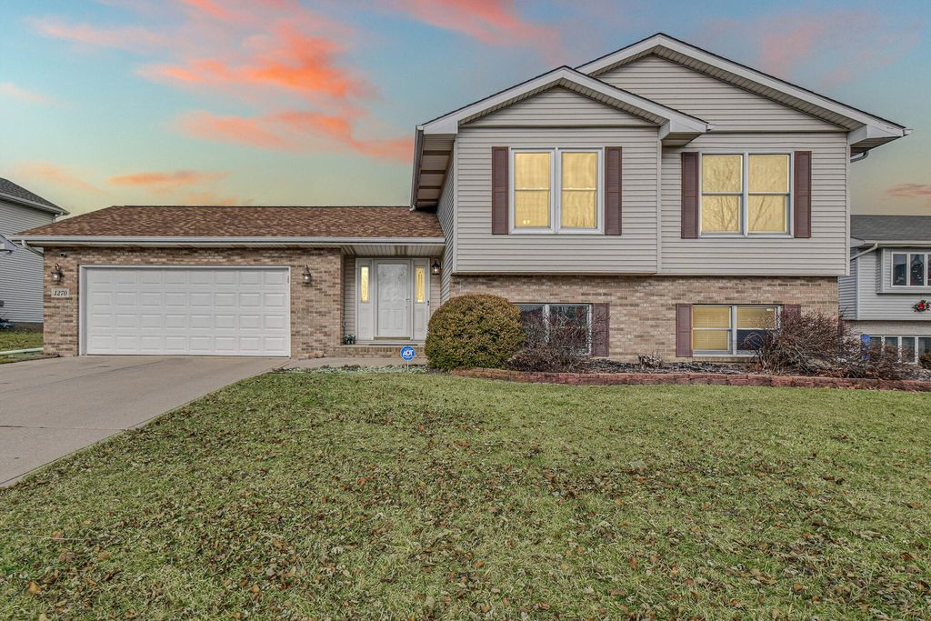 Photo of 1270 97th Place, Crown Point, IN 46307 (MLS # 832619)