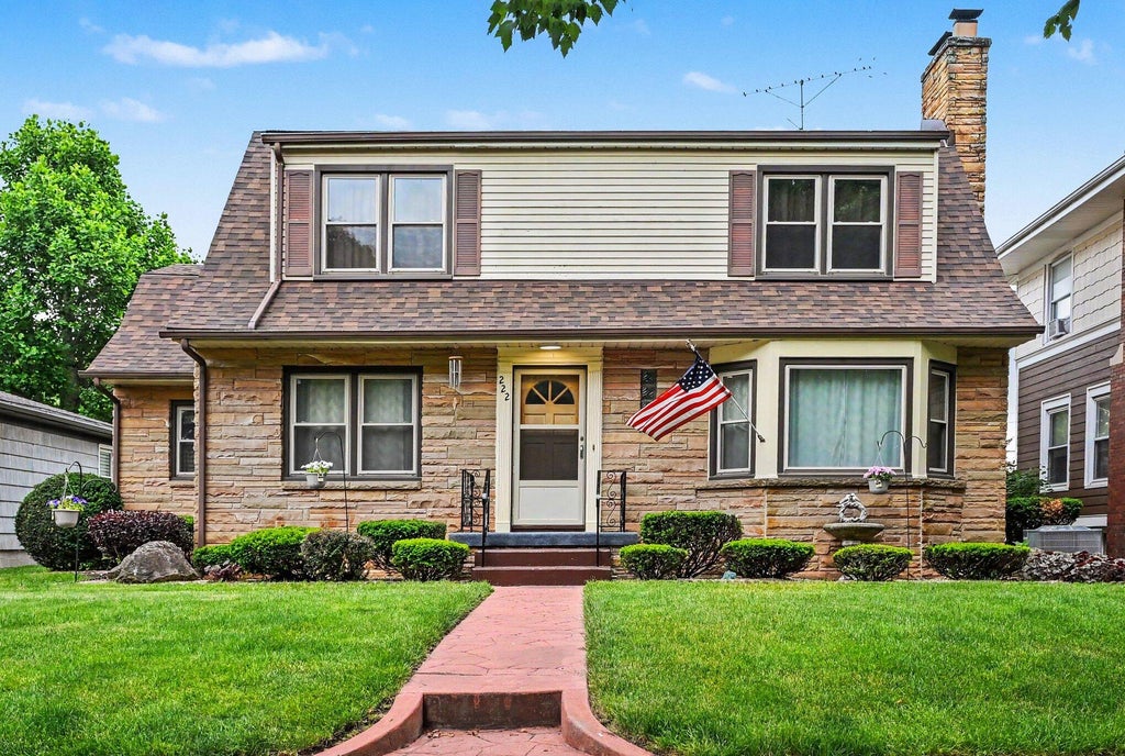 Photo of 222 W Michigan Street, New Carlisle, IN 46552 (MLS # 841630)