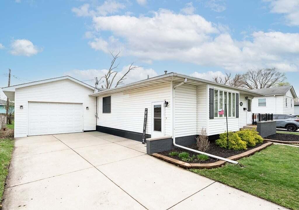 Photo of 8141 Grace Place, Highland, IN 46322 (MLS # 837156)