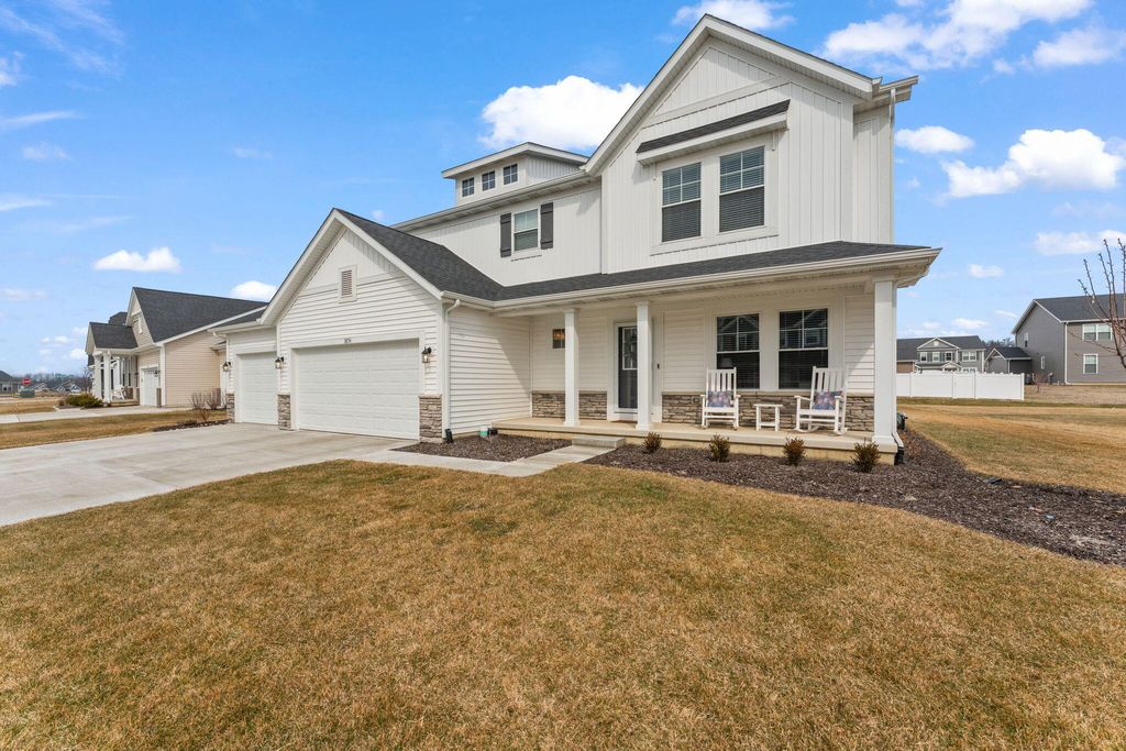 Photo of 3854 Wild Grove Way, Valparaiso, IN 46385 (MLS # 836679)