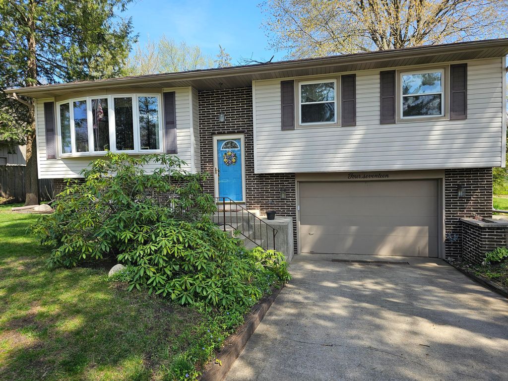 Photo of 417 Laurel Drive, Michigan City, IN 46360 (MLS # 837470)