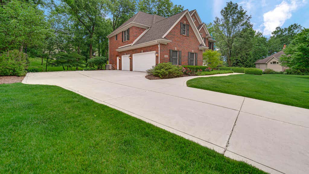 Photo of 2506 Ashbourne Court, Valparaiso, IN 46385 (MLS # 840392)
