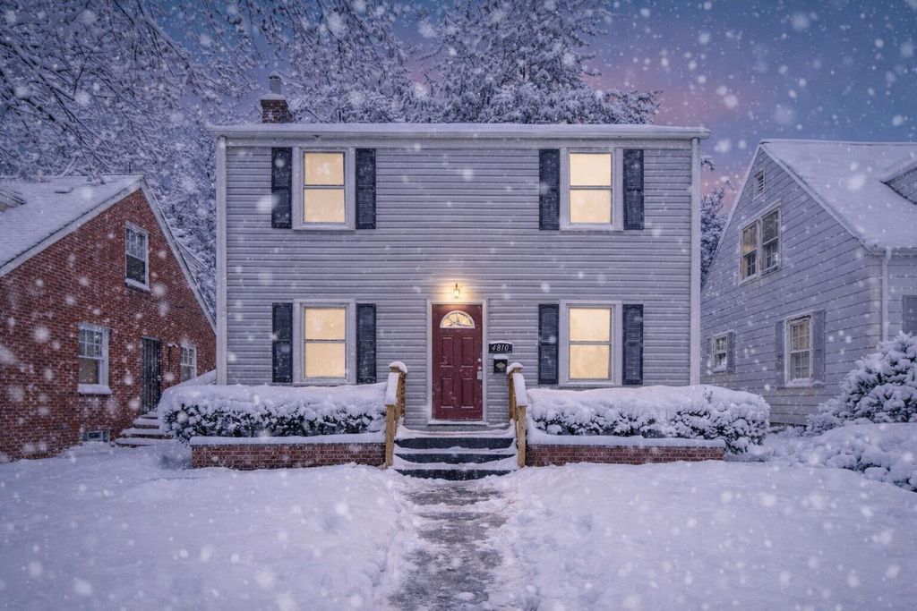 Photo of 4810 Monroe Street, Gary, IN 46408 (MLS # 833609)