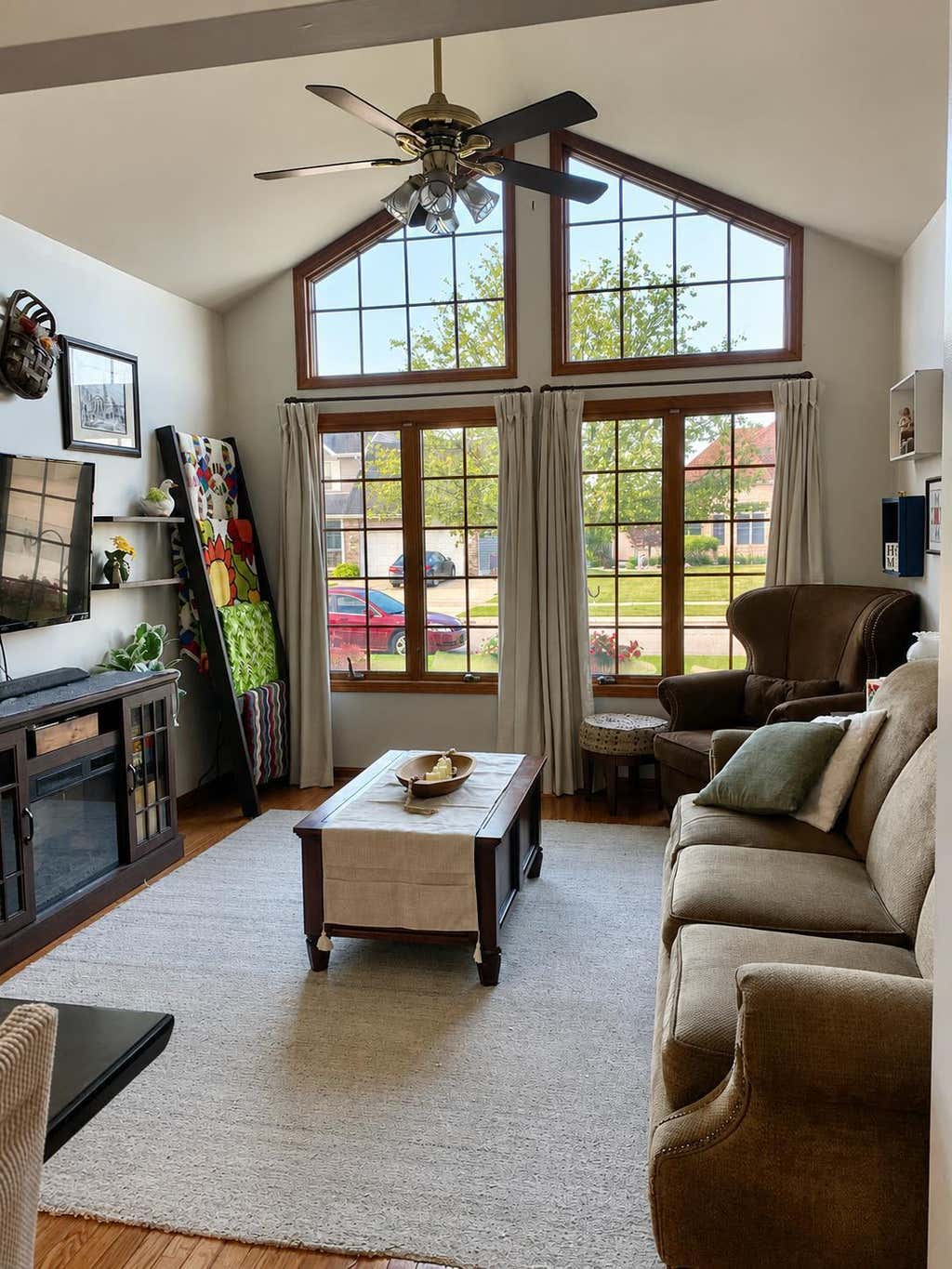 Photo of 340 E 123rd Place, Crown Point, IN 46307 (MLS # 842230)