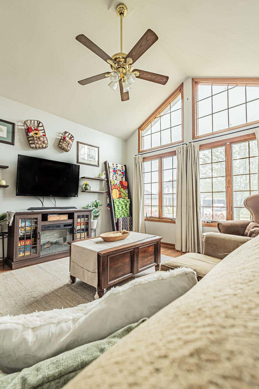 Photo of 340 E 123rd Place, Crown Point, IN 46307 (MLS # 842230)