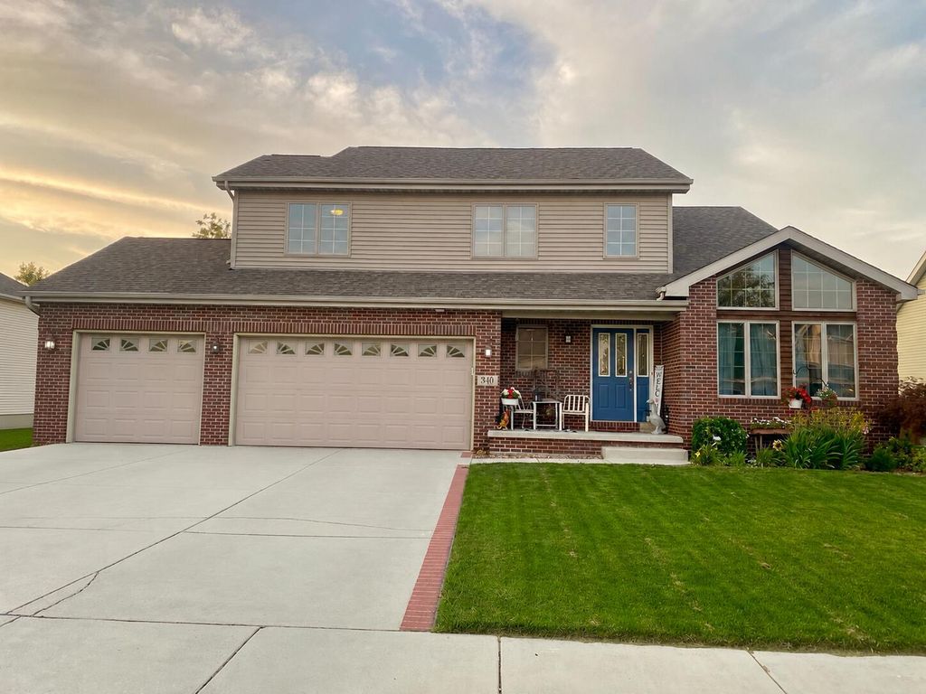 Photo of 340 E 123rd Place, Crown Point, IN 46307 (MLS # 842230)