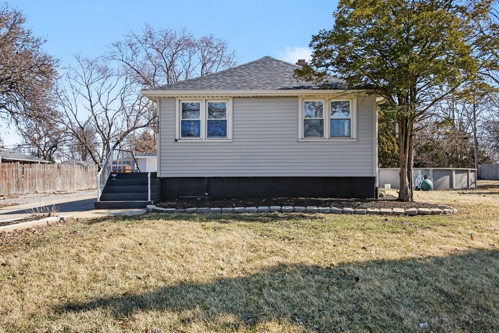 Photo of 7905 Marshall Street, Merrillville, IN 46410 (MLS # 834968)