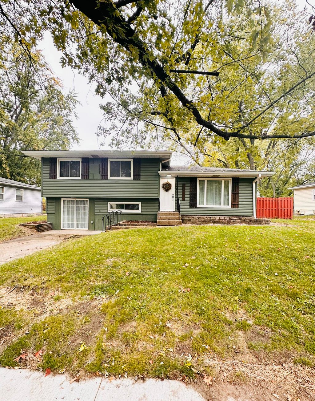 Photo of 1310 W 61st Place, Merrillville, IN 46410 (MLS # 829449)
