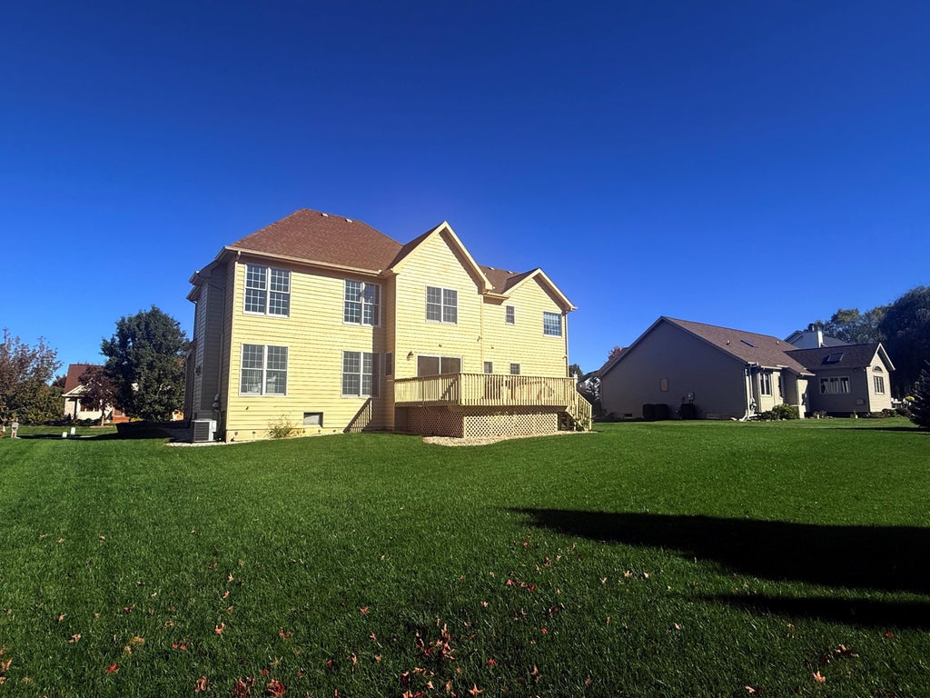Photo of 1457 Diamond Boulevard, Valparaiso, IN 46385 (MLS # 847073)