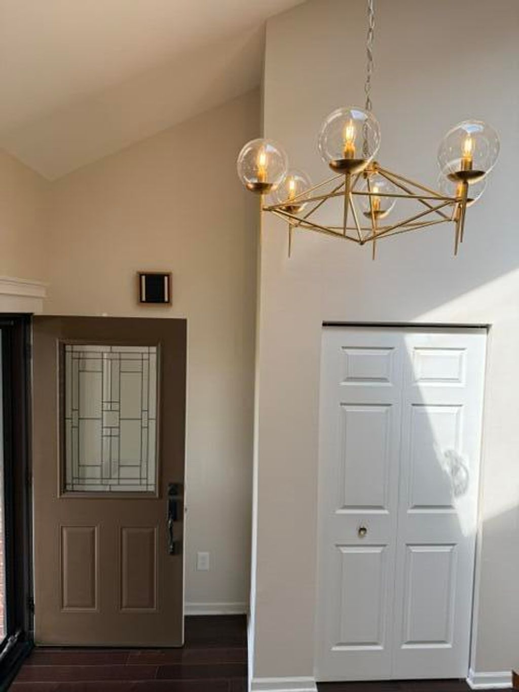 Photo of 145 Plum Creek Drive, Schererville, IN 46375 (MLS # 839766)