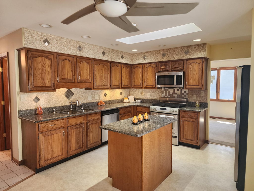 Photo of 5314 Quail Court, Schererville, IN 46375 (MLS # 845054)