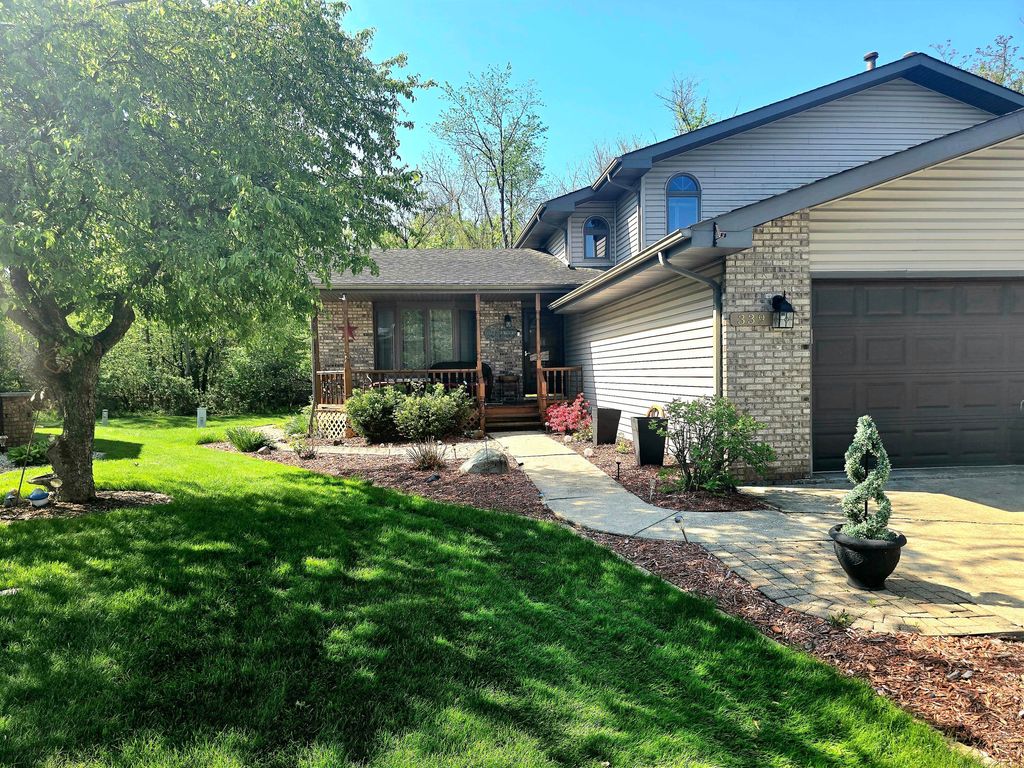 Photo of 339 Bunker Drive, Schererville, IN 46375 (MLS # 838079)