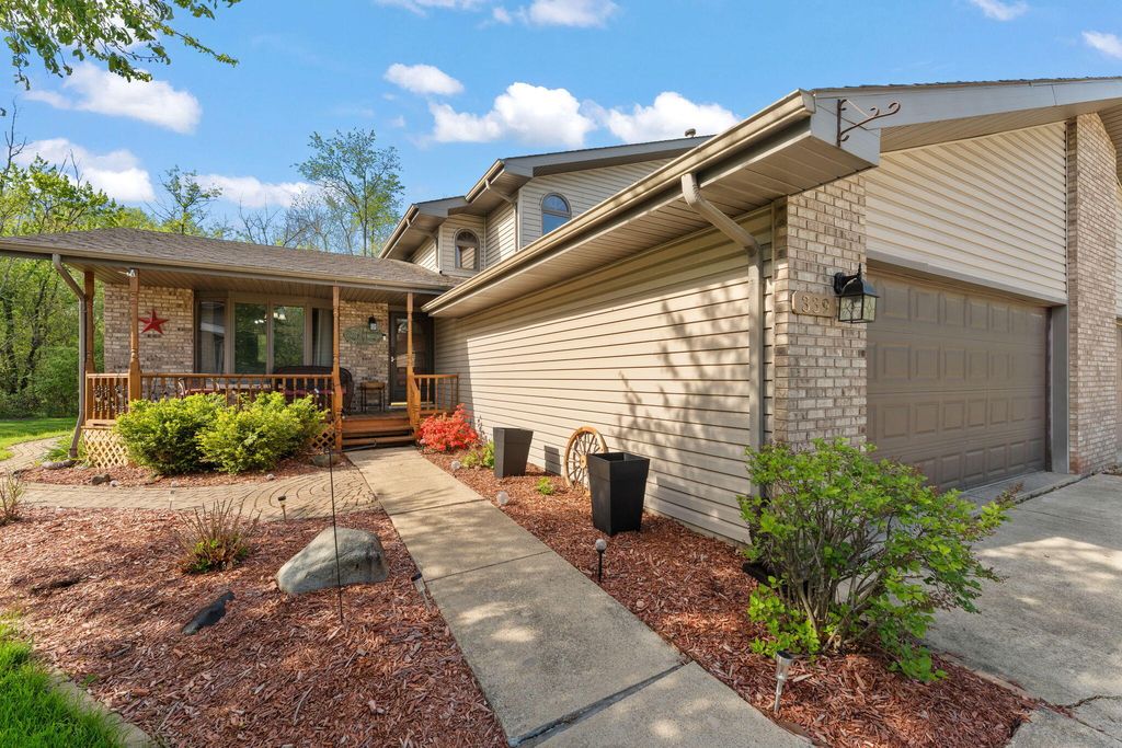 Photo of 339 Bunker Drive, Schererville, IN 46375 (MLS # 838079)